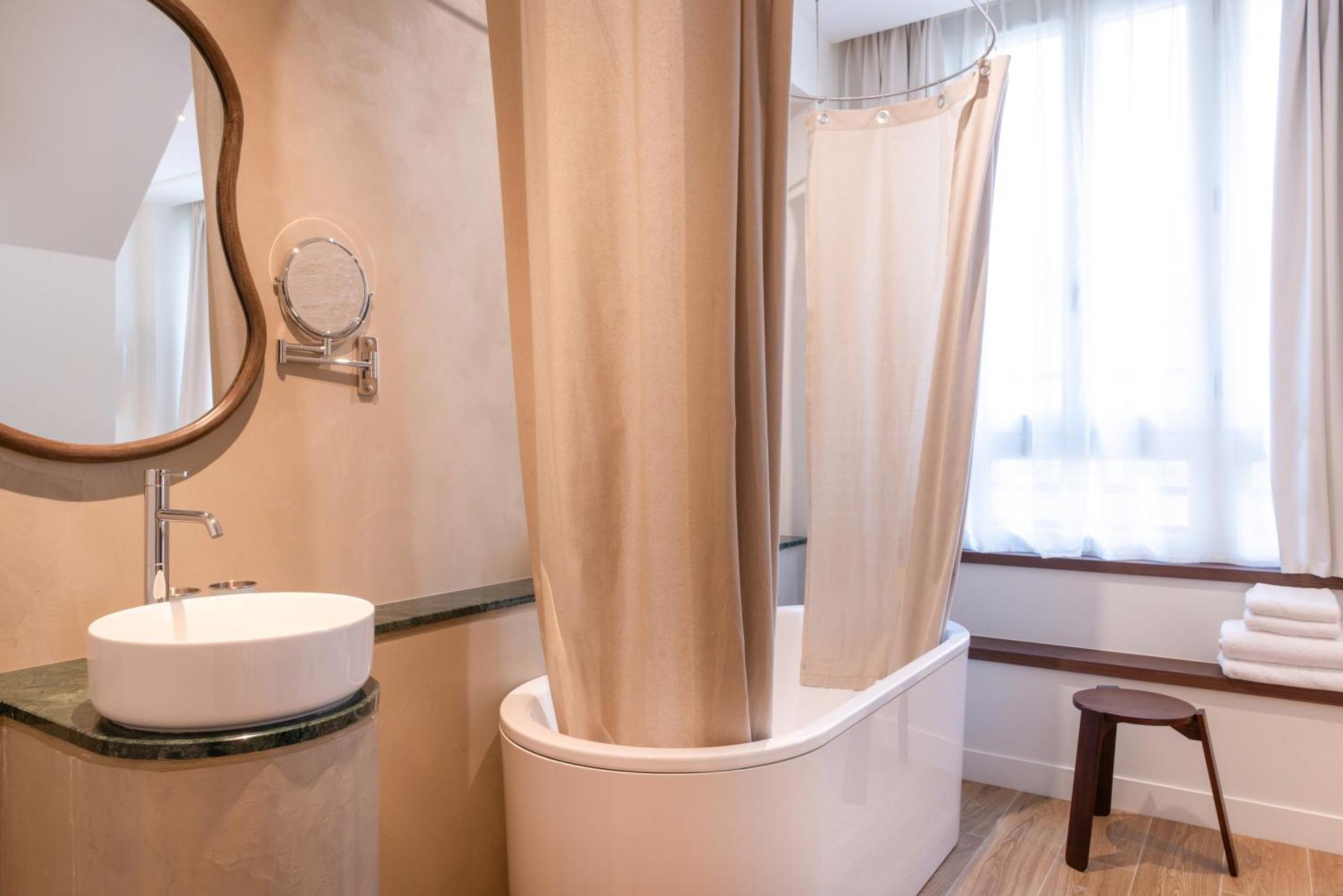 Le Lampika Hotel Paris Zimmer foto
